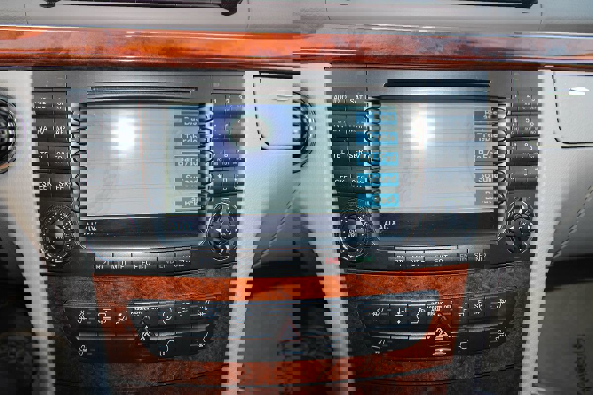 Used 2004 Mercedes-Benz E 320 Sedan image 27