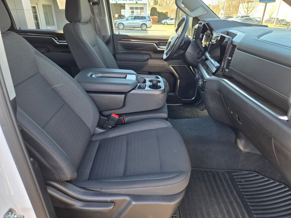 Certified 2025 Chevrolet Silverado 2500 LT w/ Convenience Package image 8