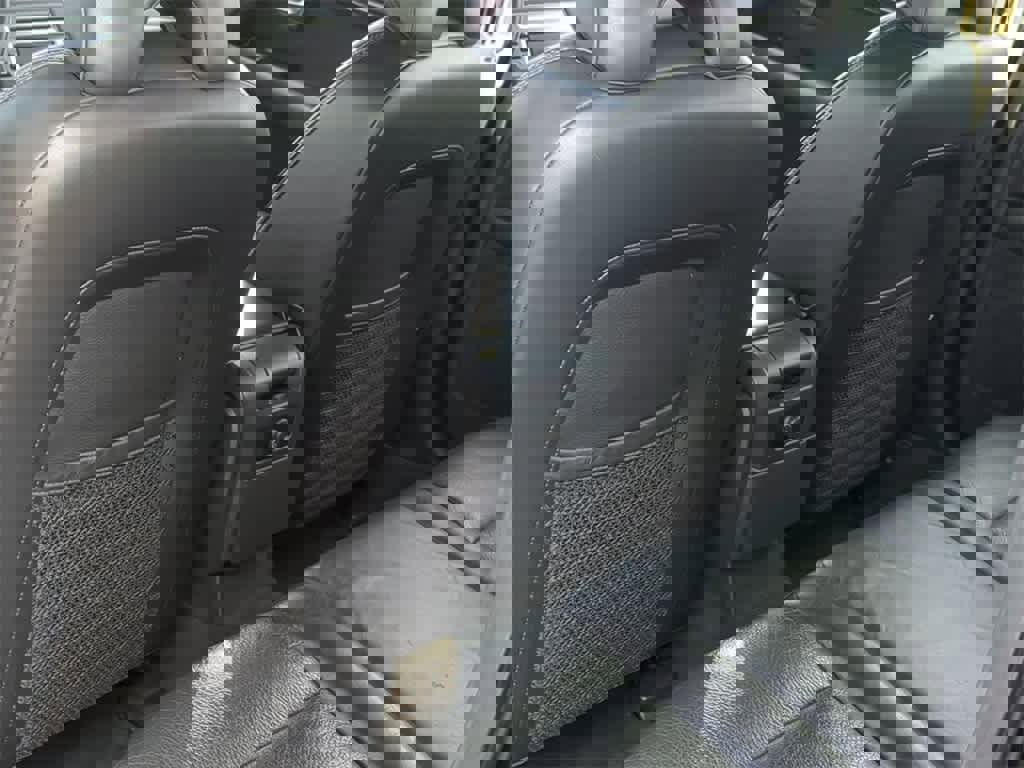 Used 2008 Volvo XC70 3.2 image 17