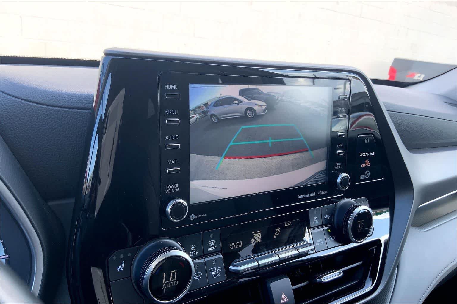 Used 2021 Toyota Highlander XLE FWD image 26
