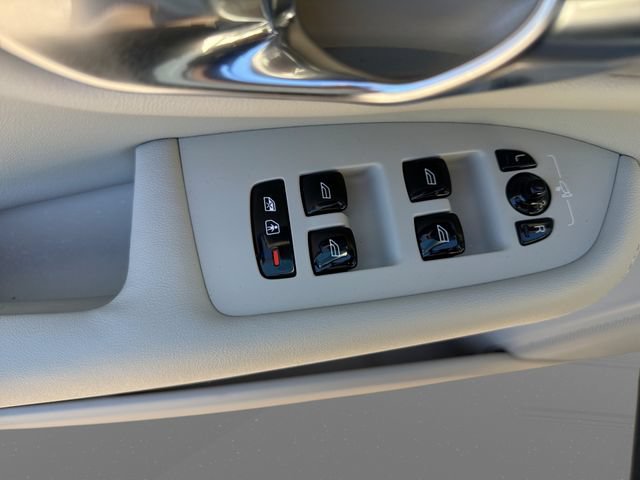 Certified 2025 Volvo XC90 B6 Ultra AWD/4WD image 18