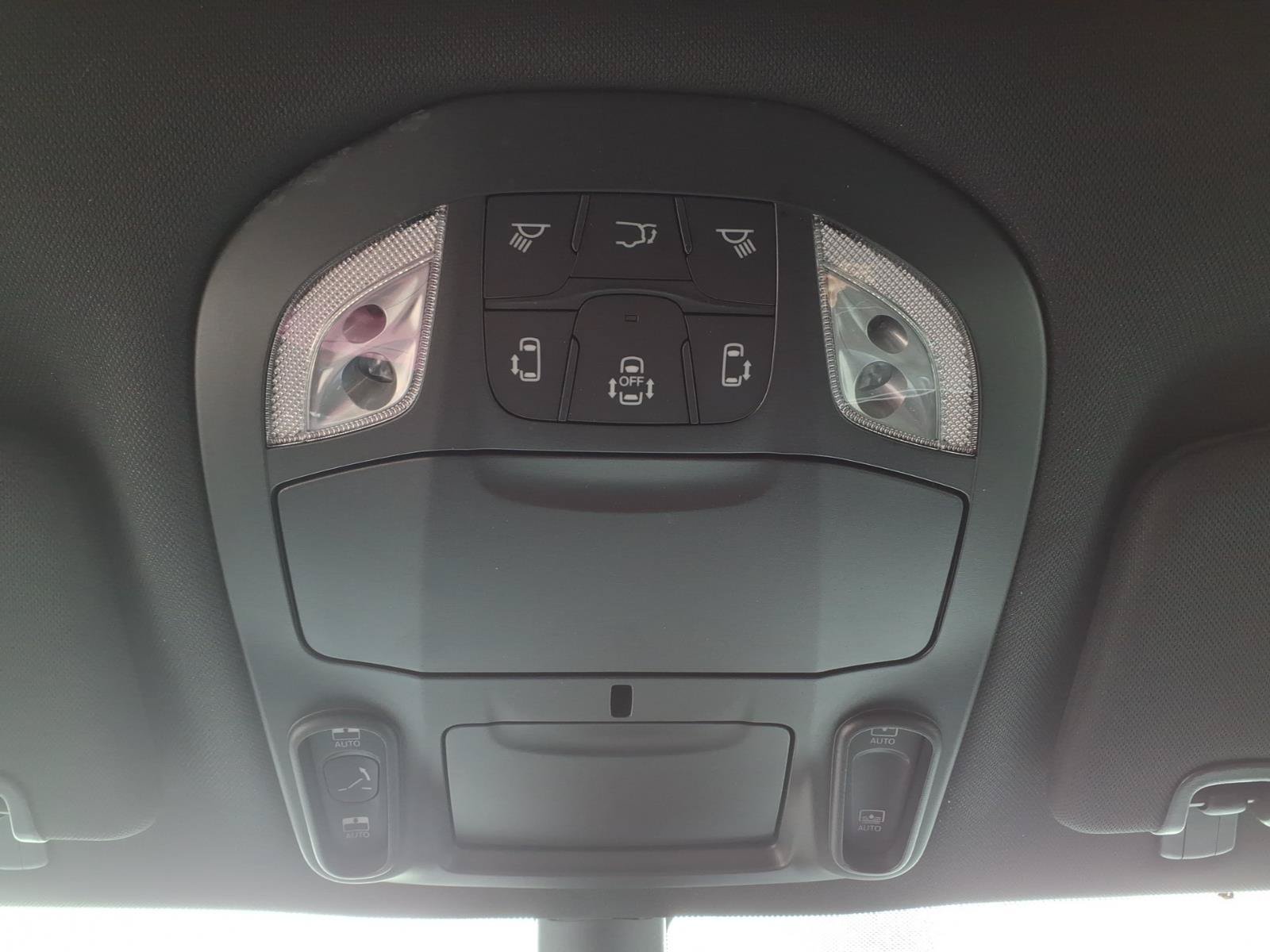 New 2027 Chrysler Pacifica Limited FWD image 25