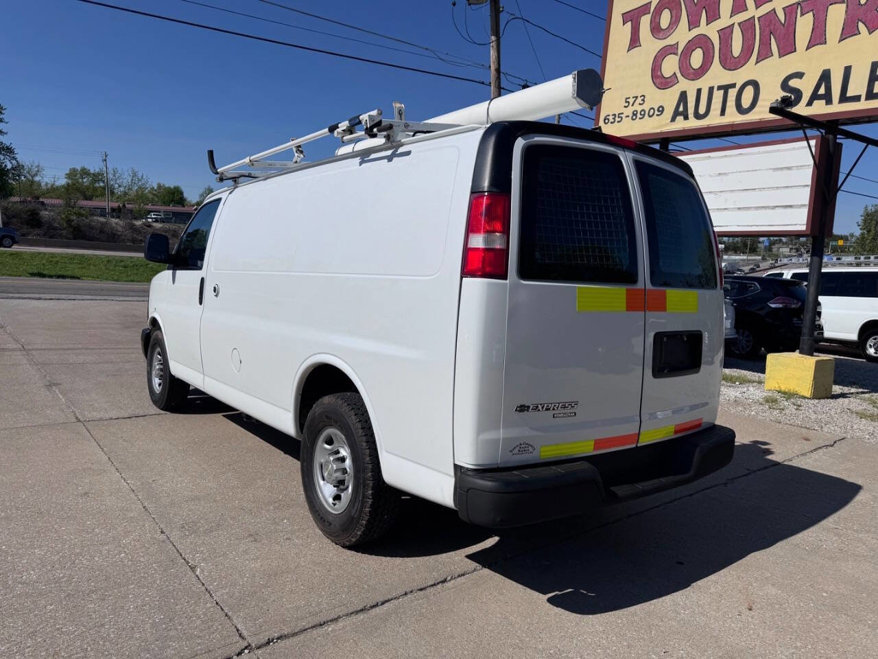 Used 2013 Chevrolet Express 2500 RWD image 5
