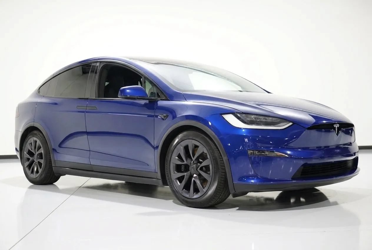 Used 2023 Tesla Model X Plaid AWD/4WD image 2