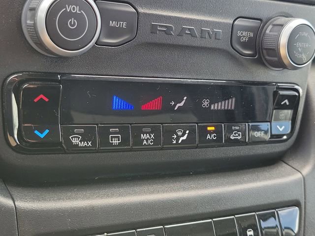 Used 2024 RAM ProMaster 2500 w/ Convenience Group image 21