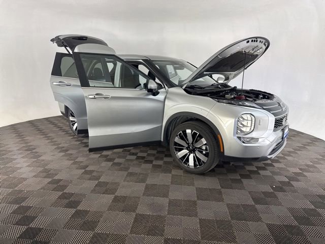 Used 2025 Mitsubishi Outlander SE AWD/4WD image 15