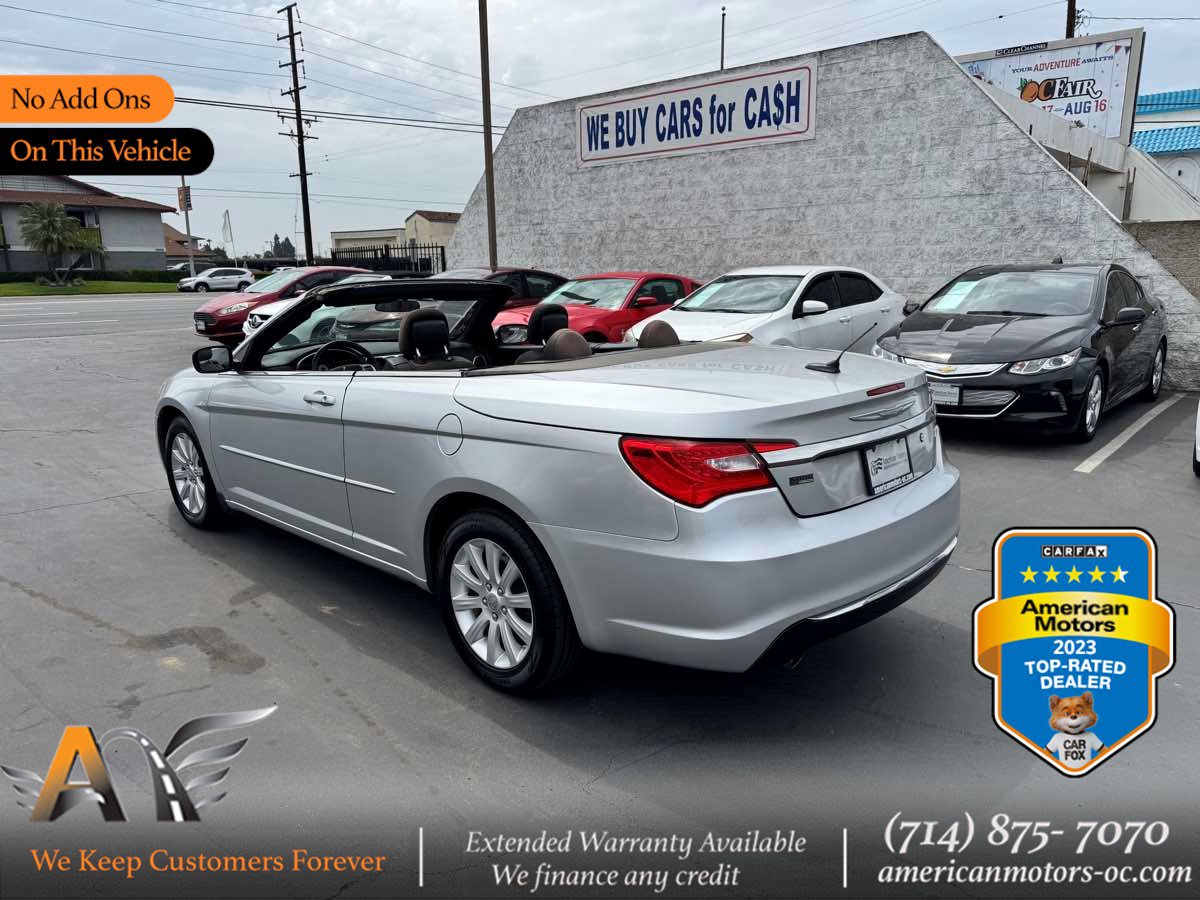 Used 2011 Chrysler 200 Touring FWD image 1