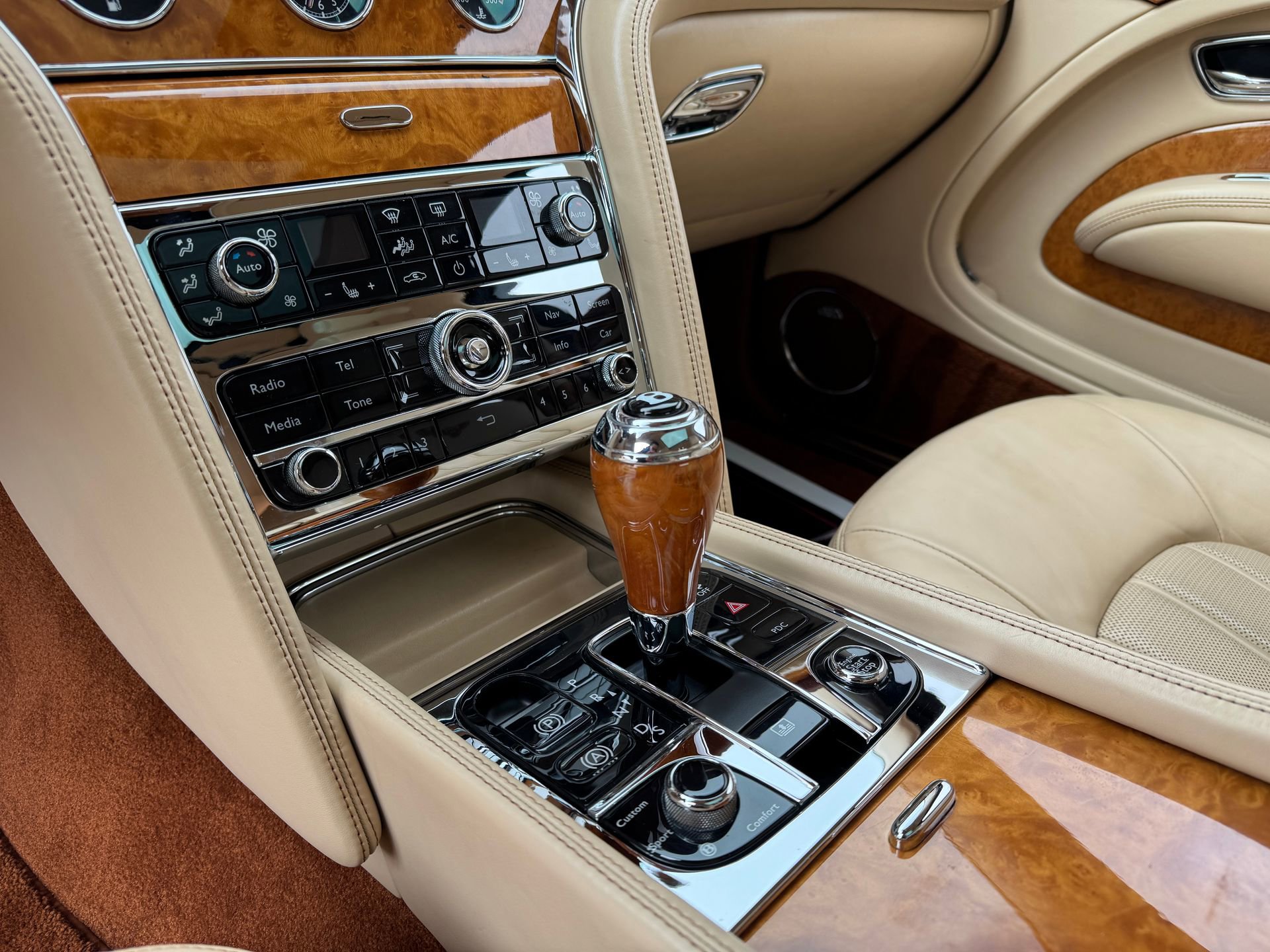 Used 2013 Bentley Mulsanne image 47