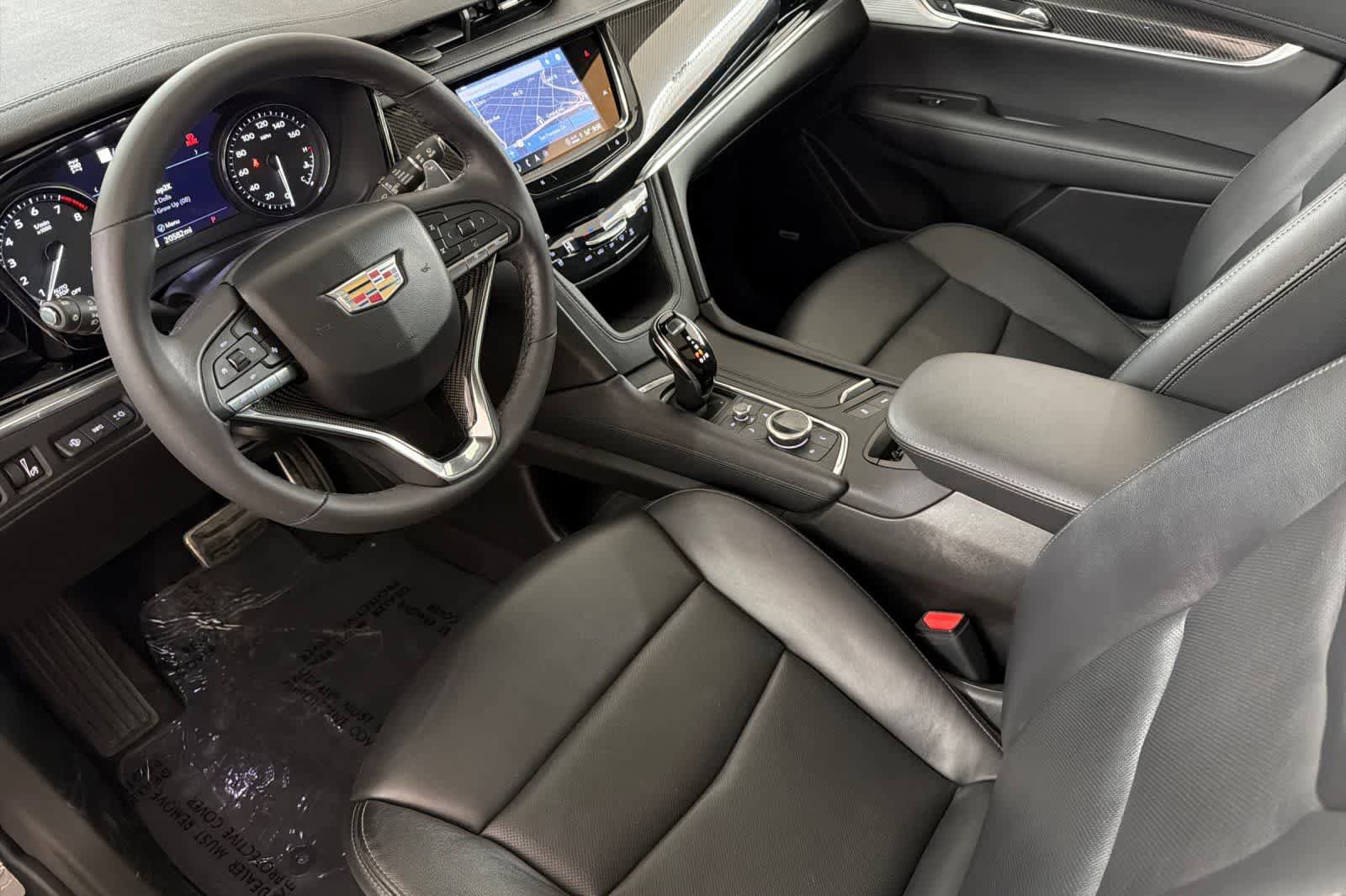 Used 2023 Cadillac XT6 Sport w/ Technology Package image 11