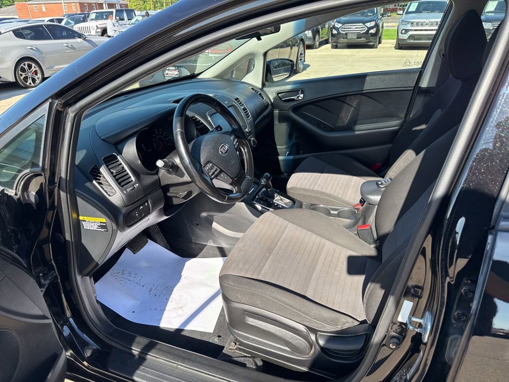 Used 2018 Kia Forte S w/ S Technology Plus Package FWD image 23