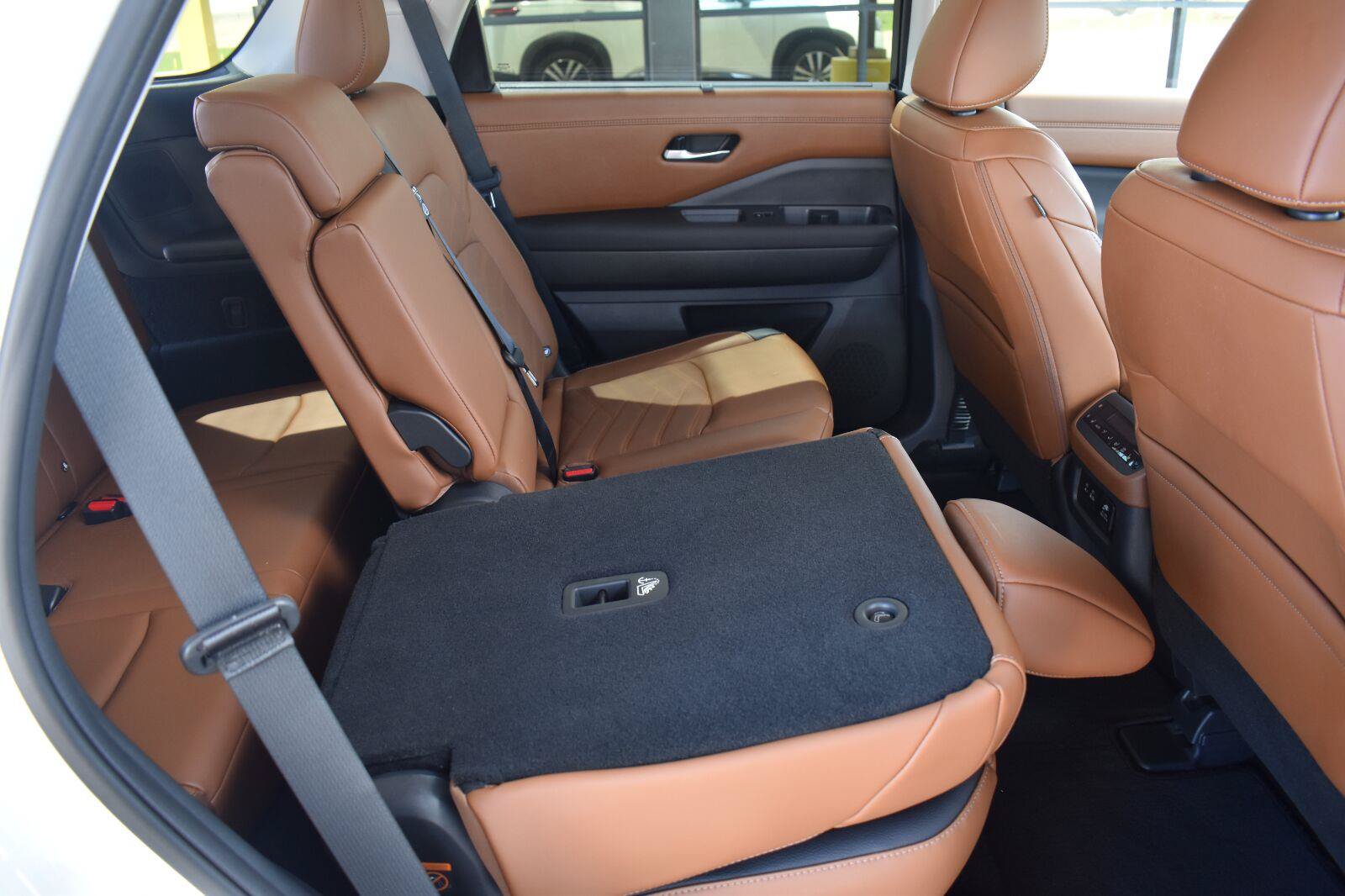Used 2025 Nissan Pathfinder Platinum w/ Cargo Package FWD image 74