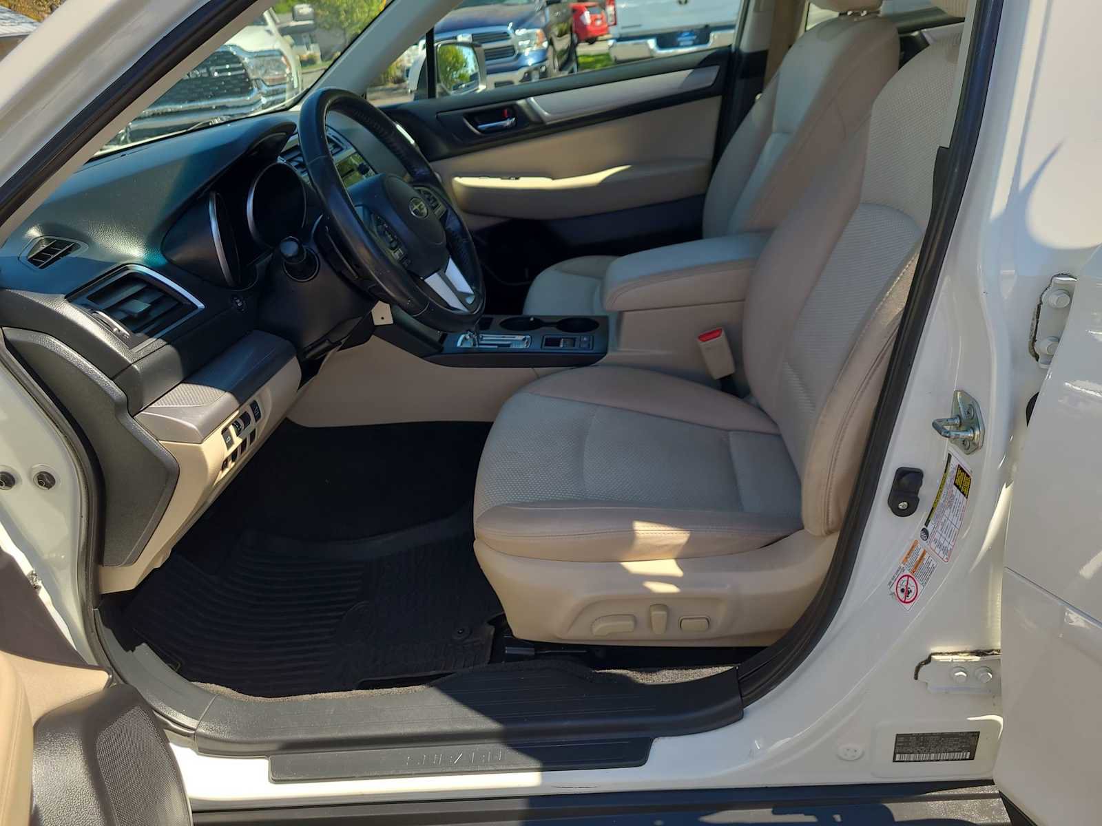 Used 2015 Subaru Outback 2.5i Premium image 19