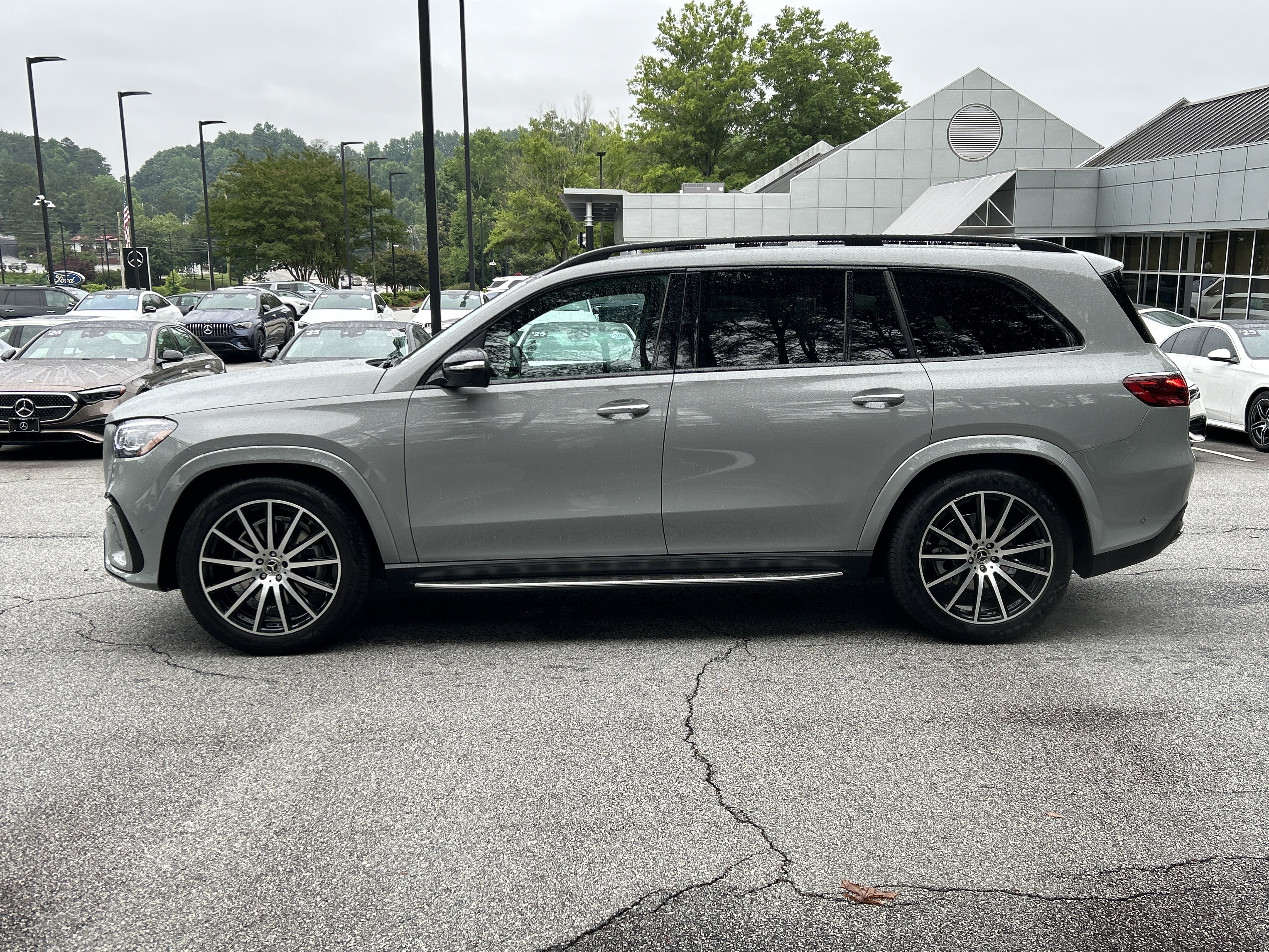 Certified 2025 Mercedes-Benz GLS 450 4MATIC image 16