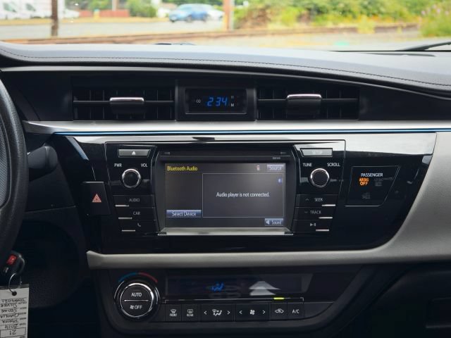 Used 2014 Toyota Corolla LE FWD image 31
