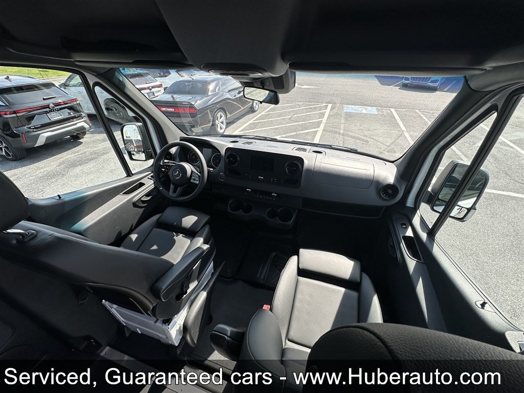 Used 2024 Mercedes-Benz Sprinter 2500 image 24