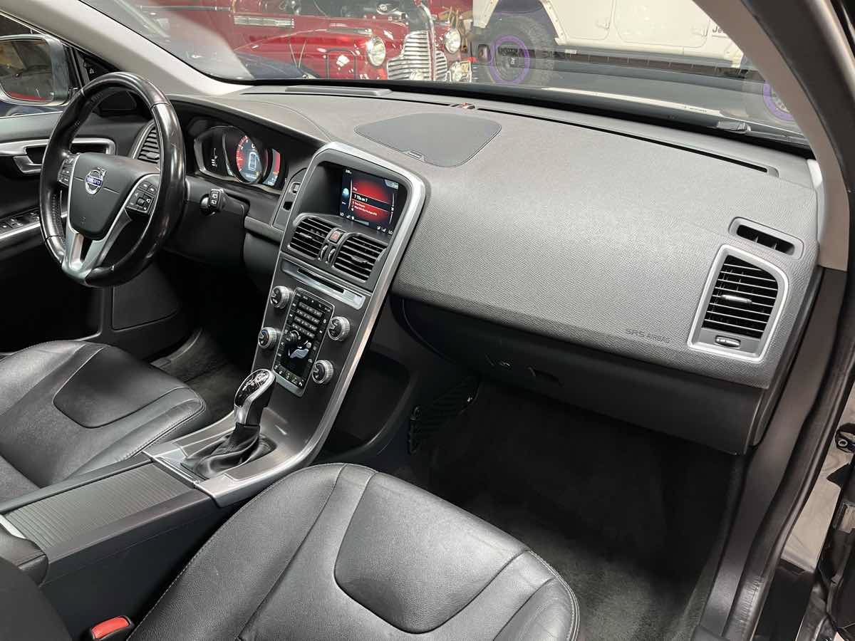 Used 2015 Volvo XC60 T5 Platinum AWD/4WD image 10