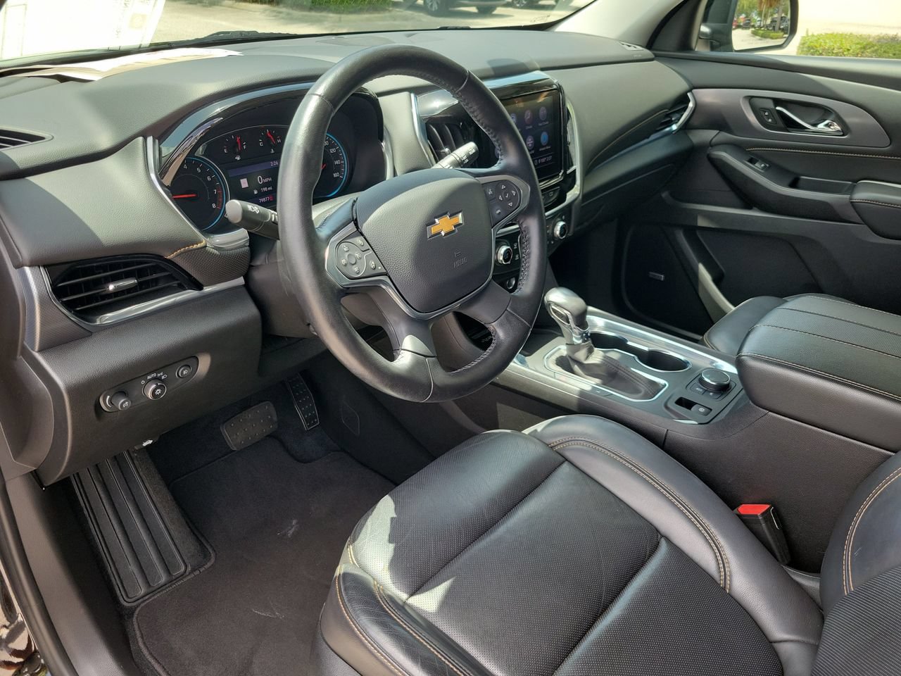 Used 2021 Chevrolet Traverse Premier w/ Redline Edition AWD/4WD image 16