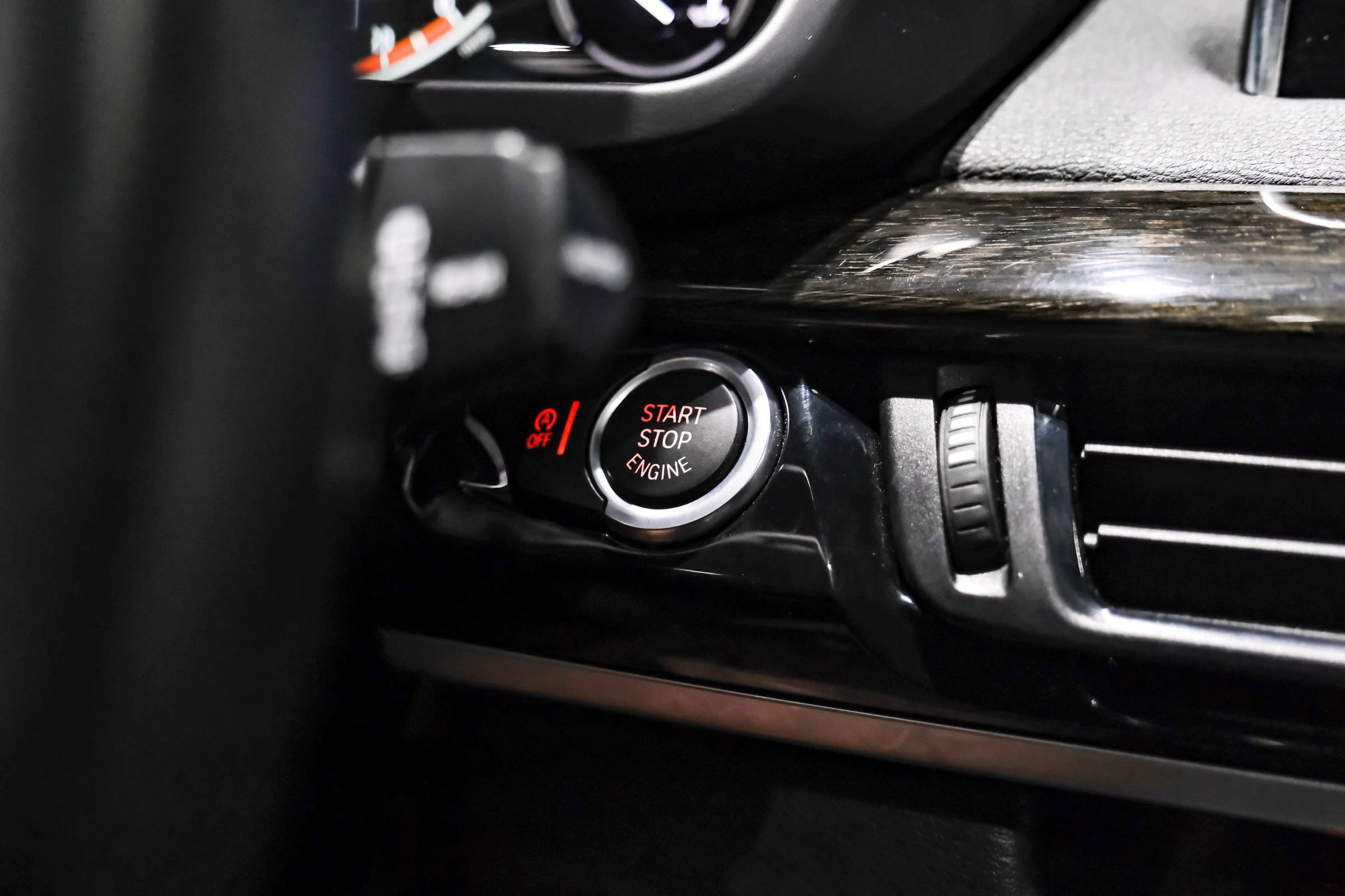 Used 2018 BMW X5 xDrive50i AWD/4WD image 19