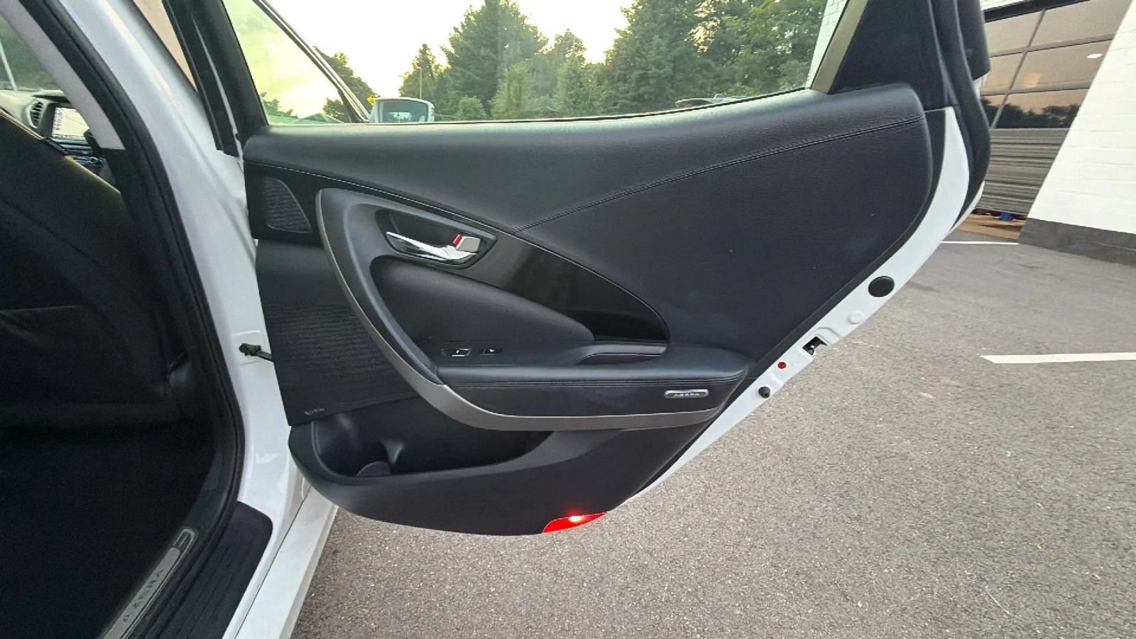 Used 2017 Hyundai Azera FWD image 53