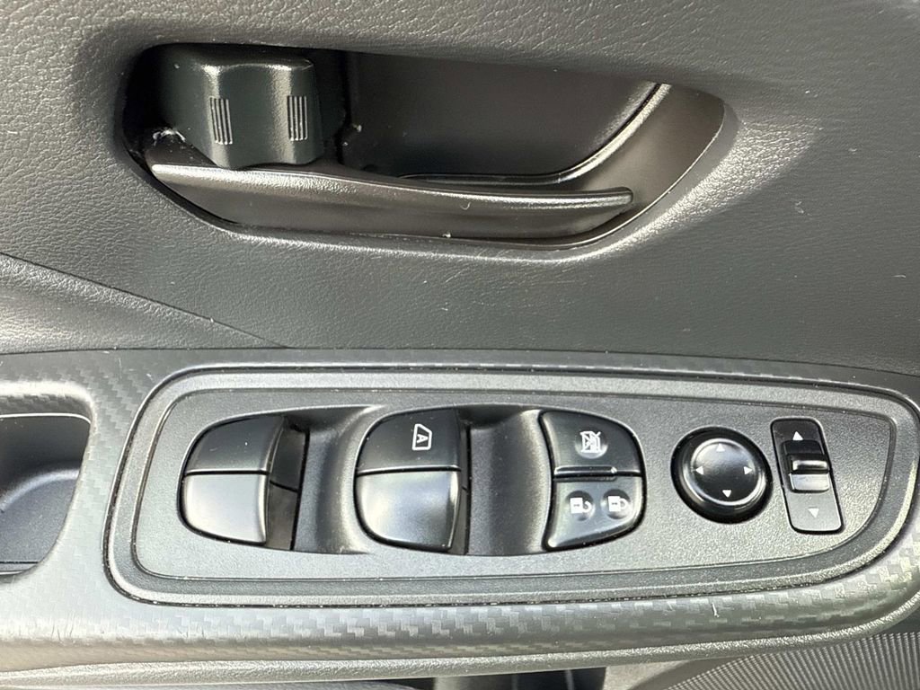 Used 2022 Nissan Versa S image 18