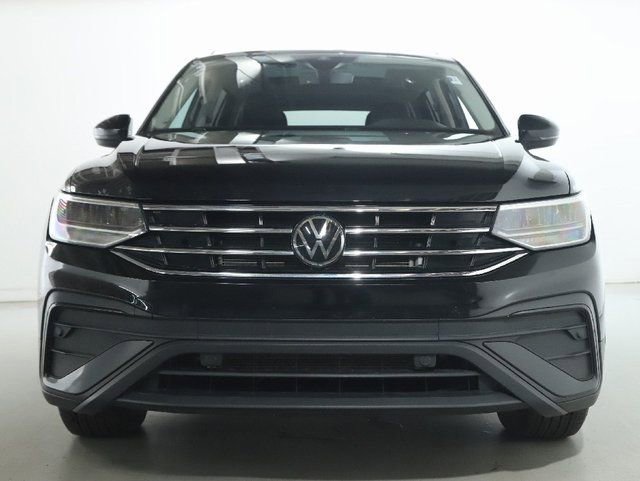 Used 2022 Volkswagen Tiguan SE w/ Panoramic Sunroof Package AWD/4WD image 5