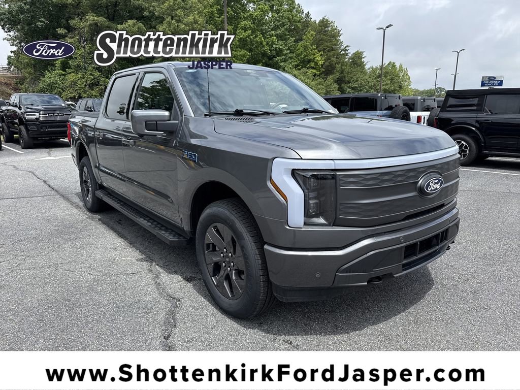 Used 2025 Ford F150 Lightning Lariat w/ Max Trailer Tow Package AWD/4WD image 1
