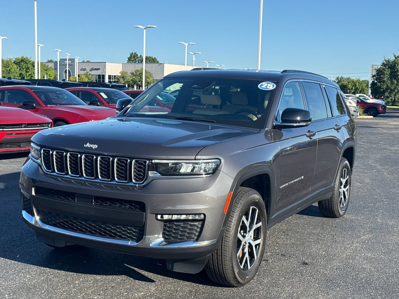 Used 2025 Jeep Grand Cherokee L Limited AWD/4WD image 6