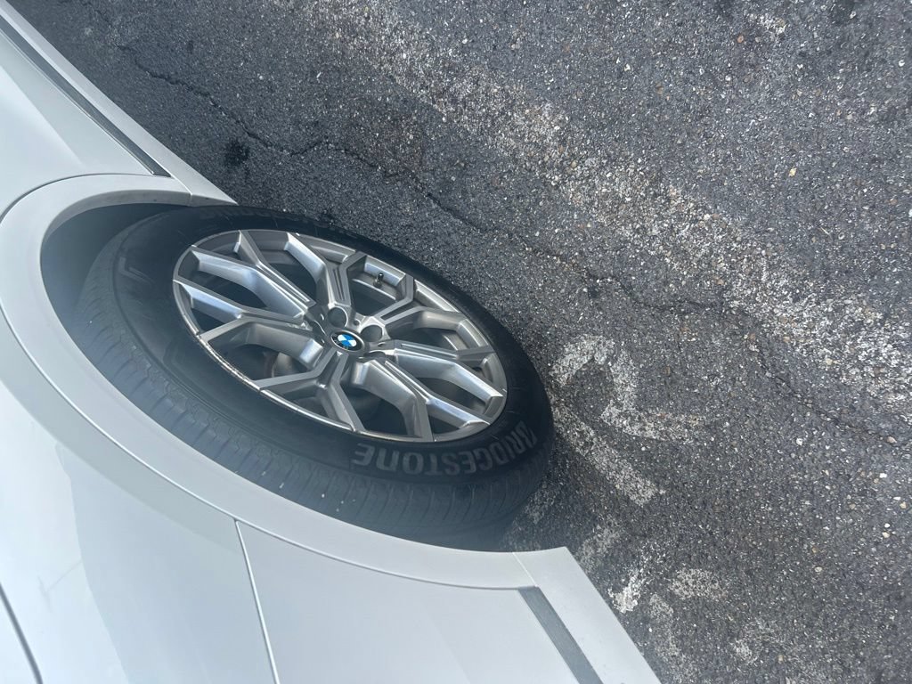 Used 2019 BMW X7 xDrive40i w/ Premium Package AWD/4WD image 7