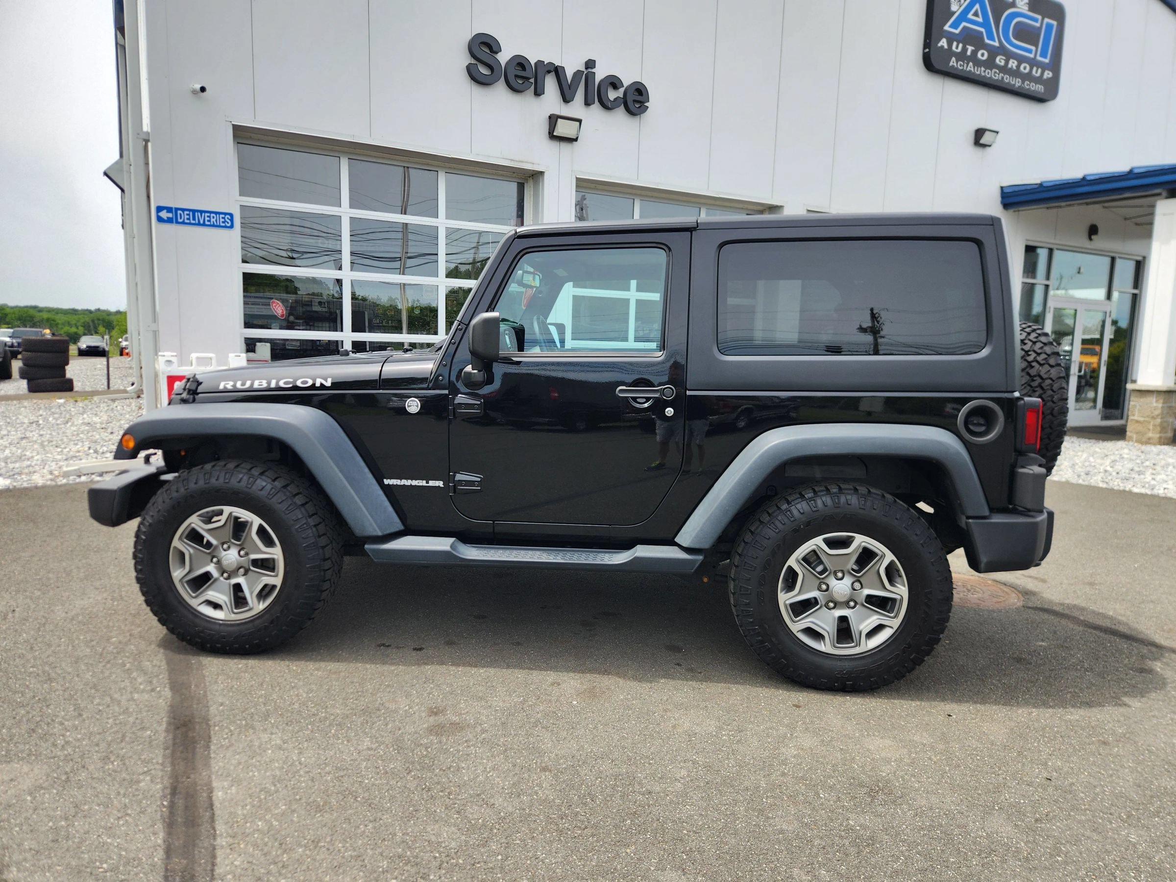 Used 2013 Jeep Wrangler Rubicon w/ Dual Top Group AWD/4WD image 9