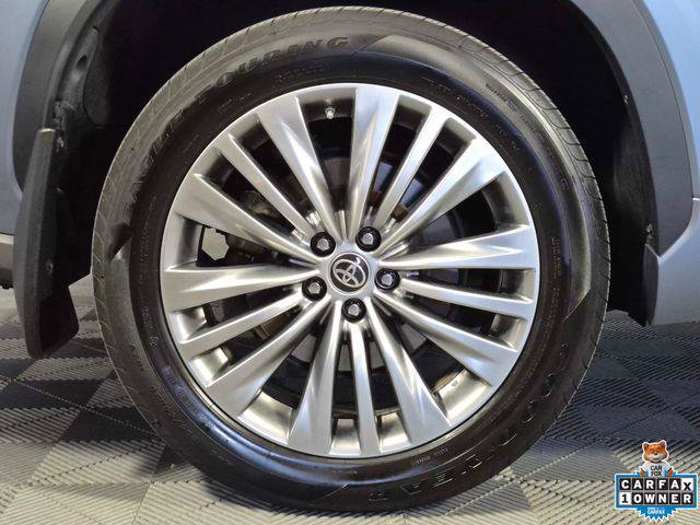 Certified 2022 Toyota Highlander Platinum AWD/4WD image 32