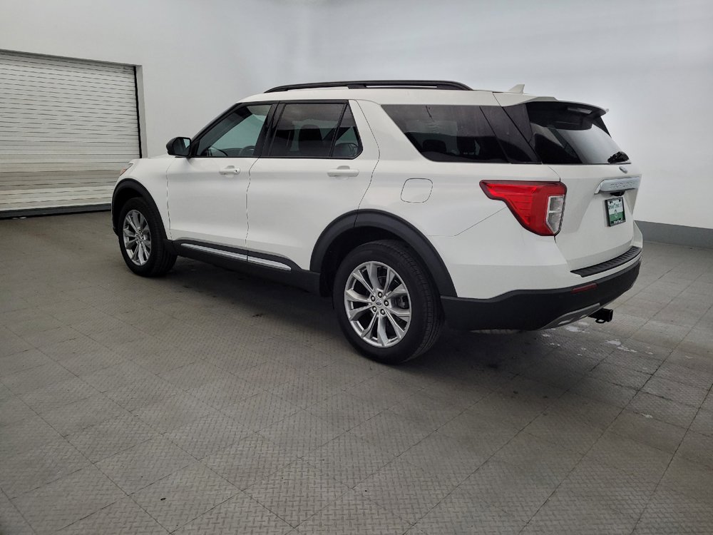 Used 2022 Ford Explorer XLT w/ Equipment Group 202A AWD/4WD image 3