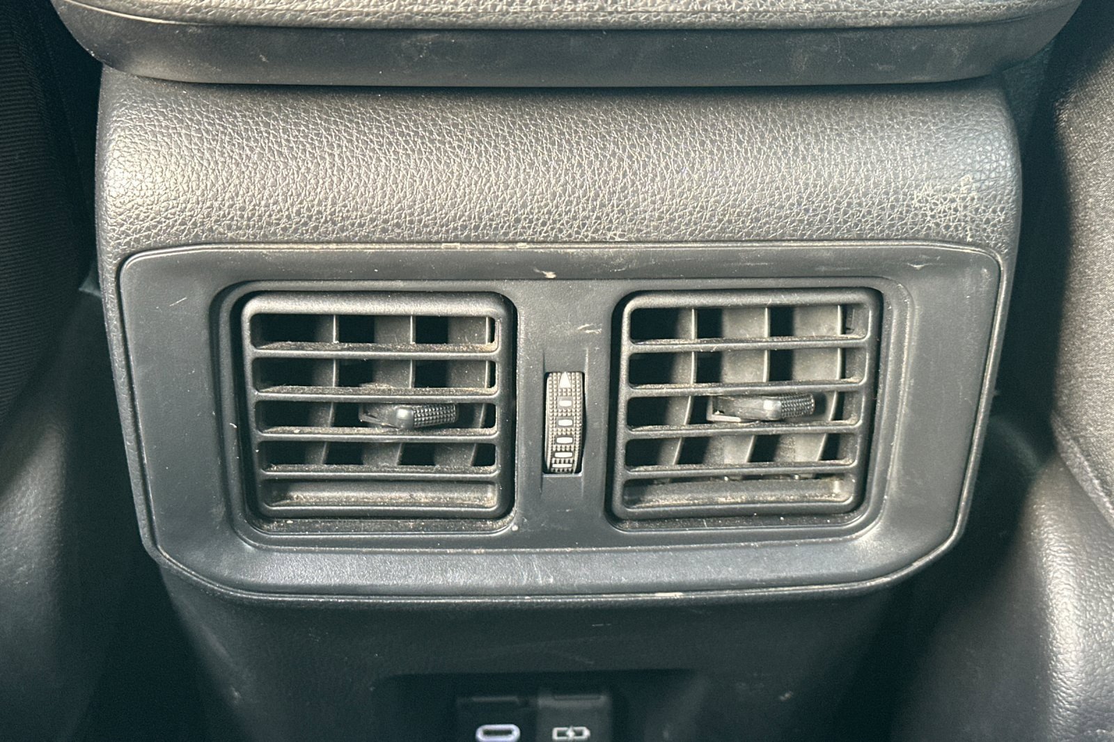 Used 2024 Toyota RAV4 SE image 44