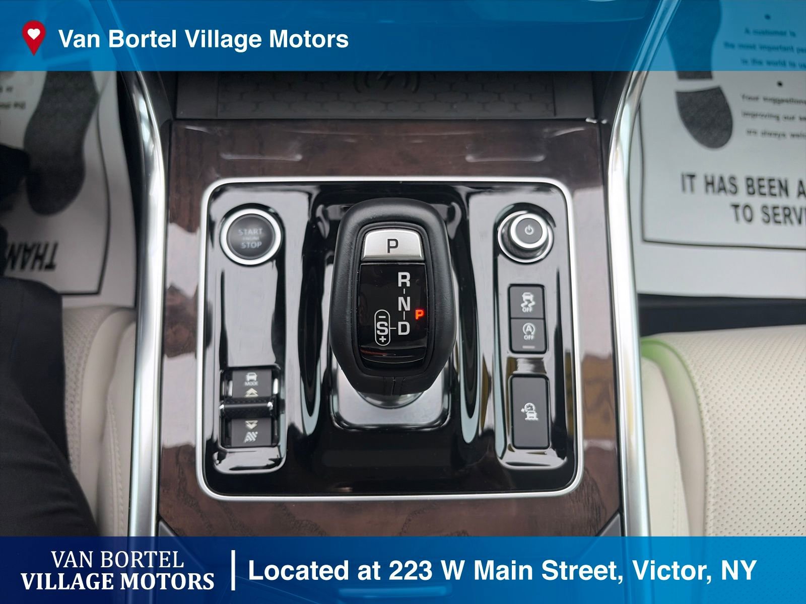 Used 2020 Jaguar XE S image 28