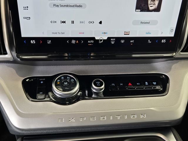 New 2025 Ford Expedition Active image 15