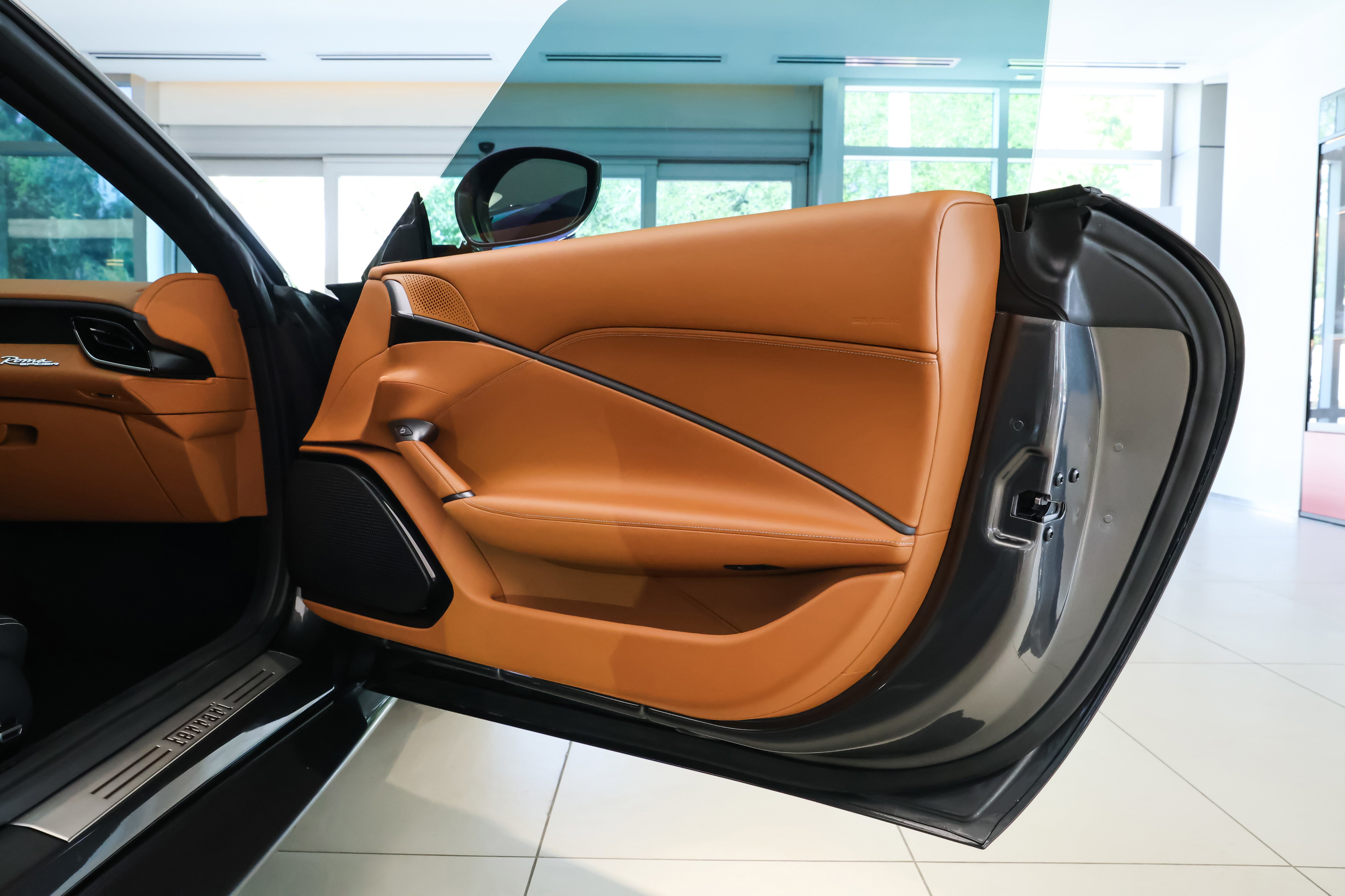 Used 2025 Ferrari Roma Spider RWD image 28
