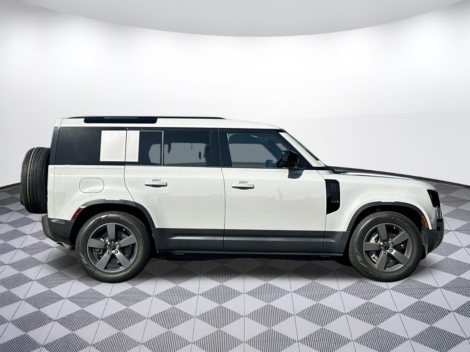 Certified 2026 Land Rover Defender 110 S AWD/4WD image 7