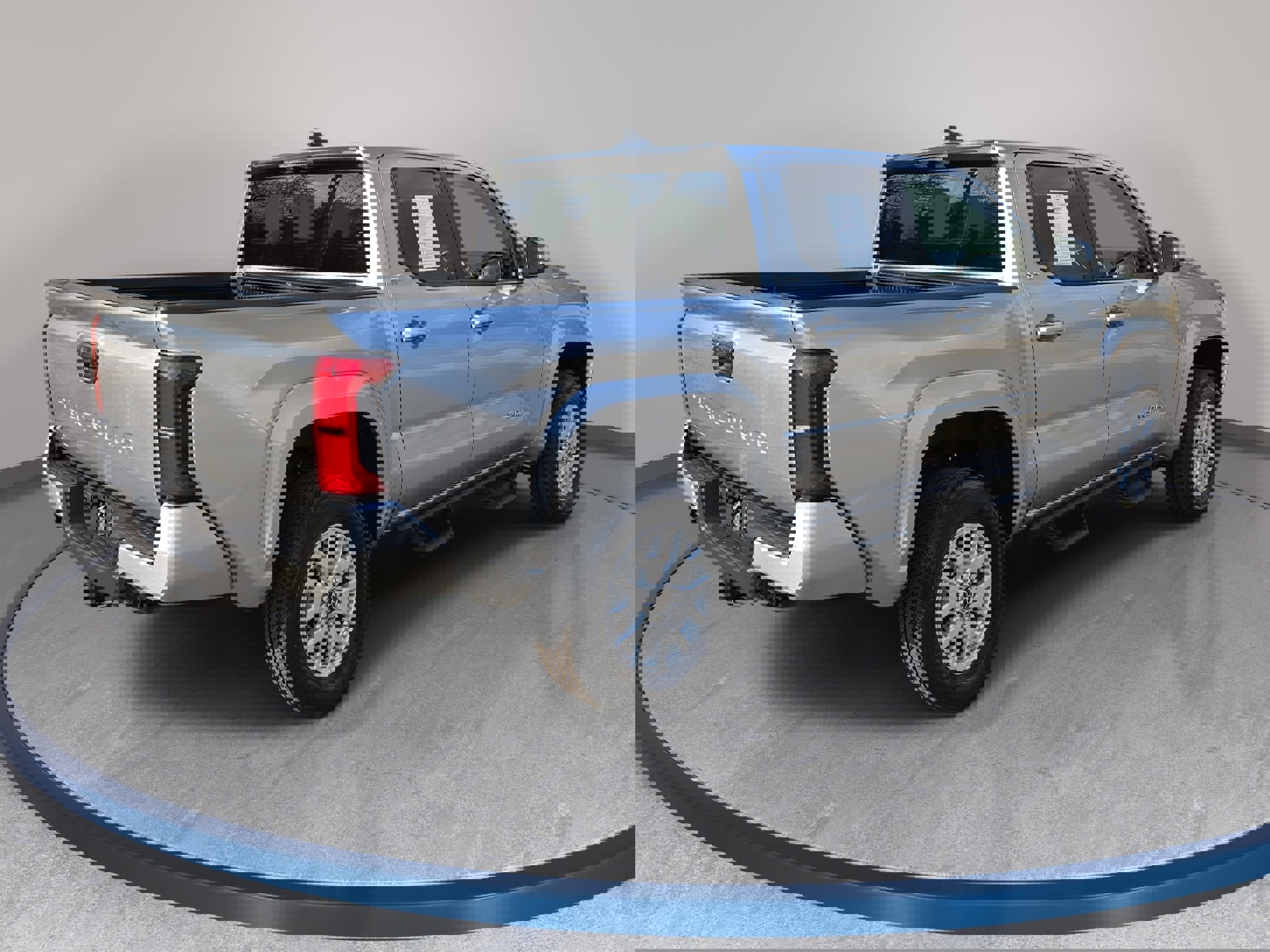 Used 2025 Toyota Tacoma SR5 image 5