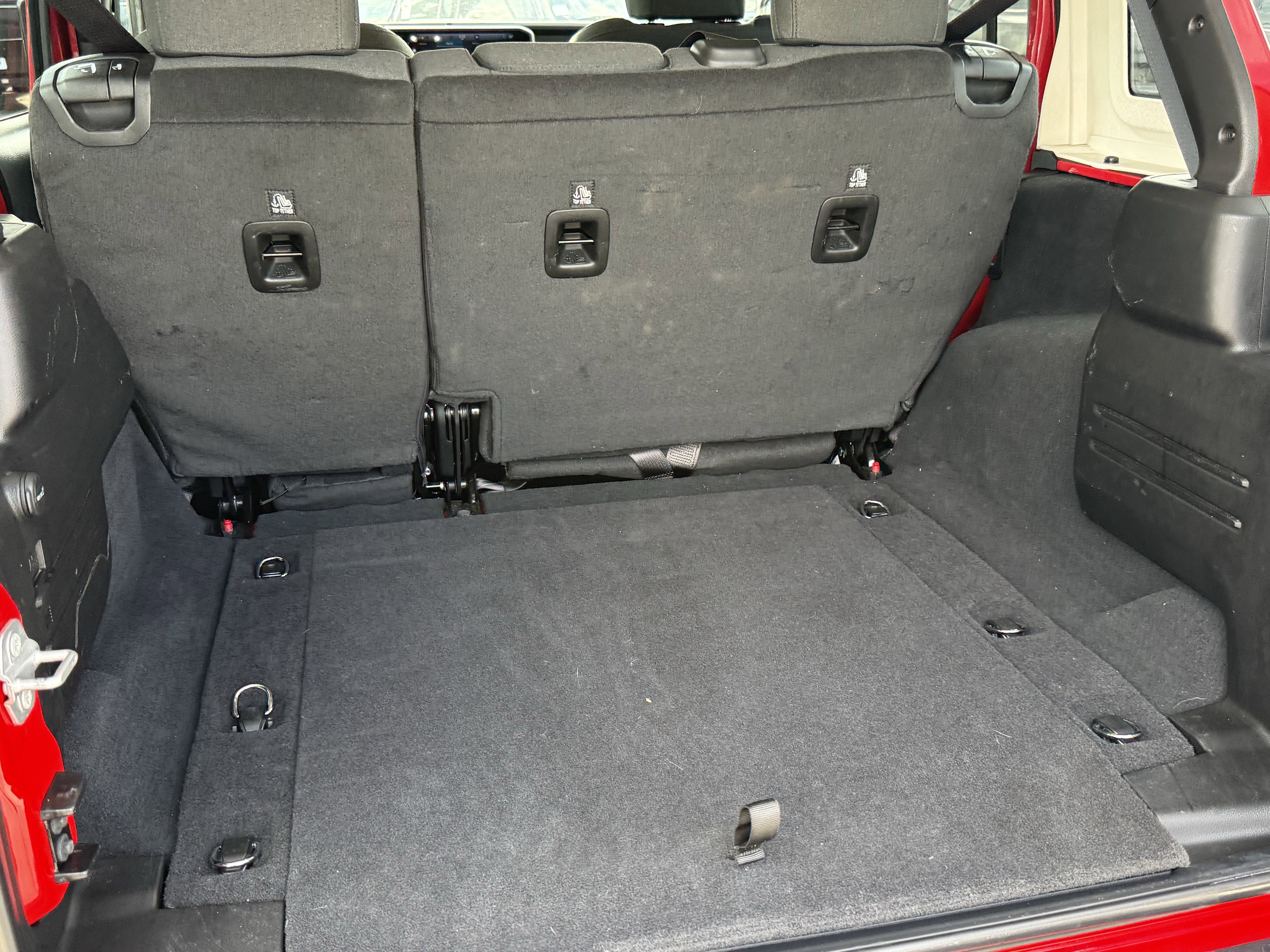 Used 2025 Jeep Wrangler Unlimited Rubicon image 31