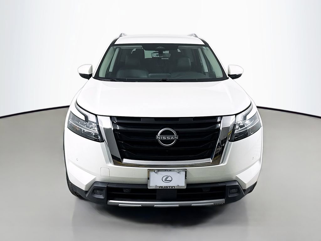 Used 2023 Nissan Pathfinder SL image 2