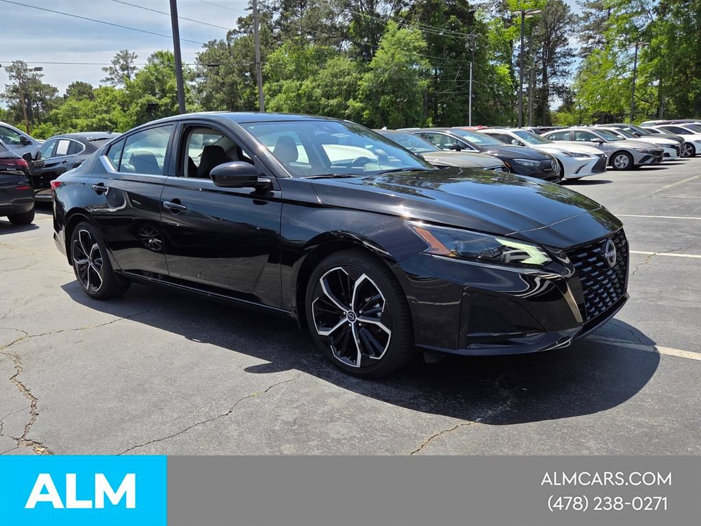 Used 2025 Nissan Altima 2.5 SR FWD image 15
