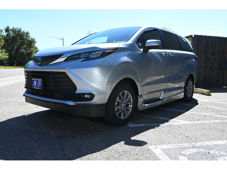 New 2025 Toyota Sienna XLE w/ XLE Plus Package AWD/4WD image 10