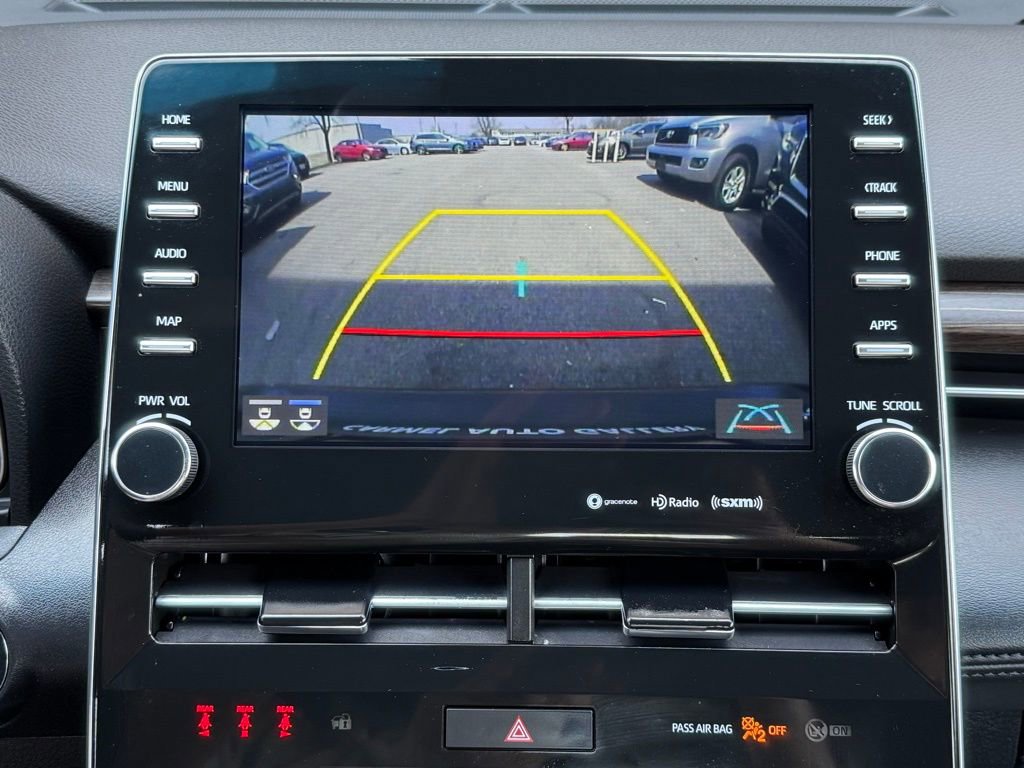 Used 2022 Toyota Avalon XLE FWD image 29