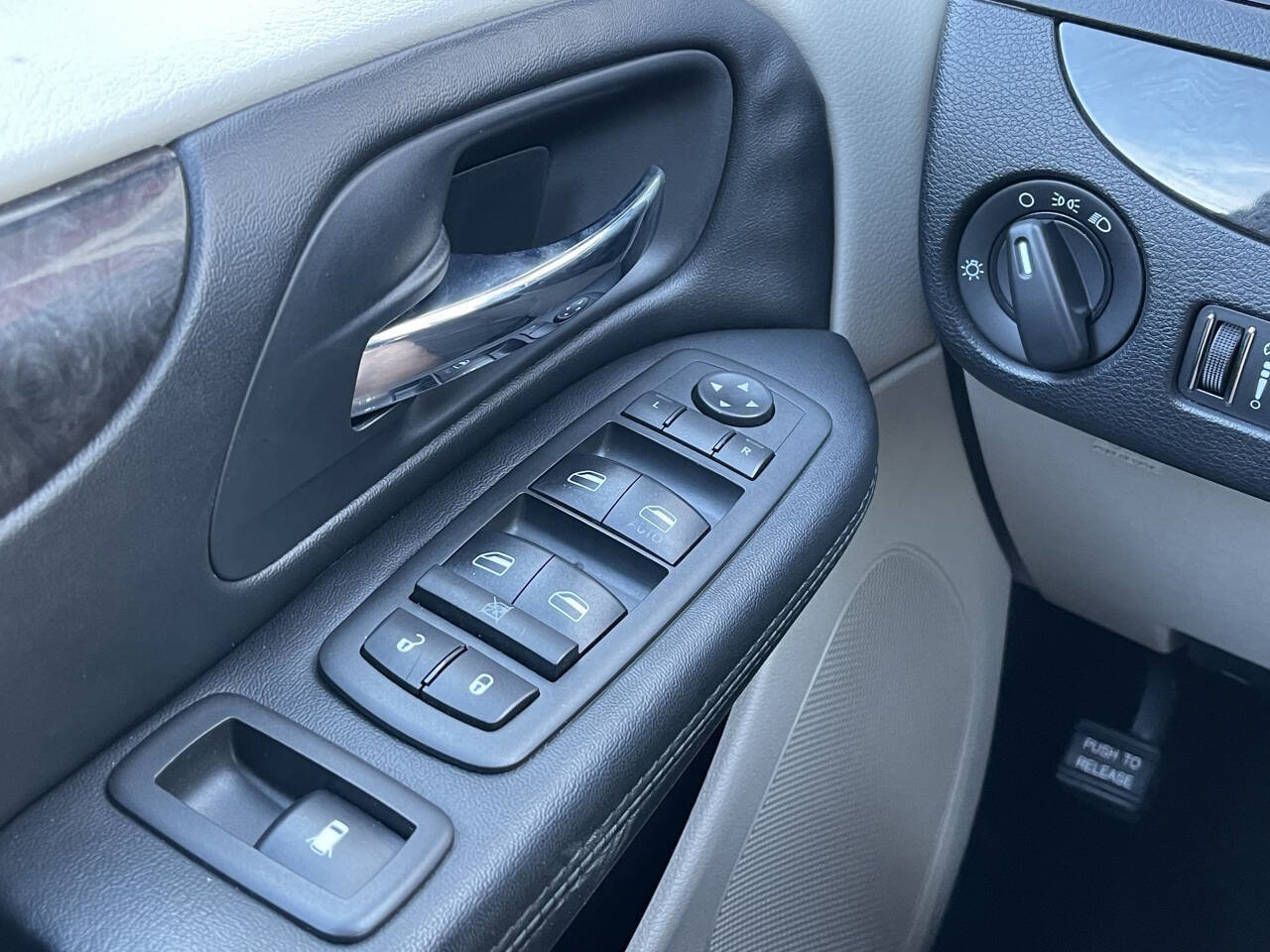 Used 2016 Dodge Grand Caravan SE w/ Quick Order Package 29E SE image 27