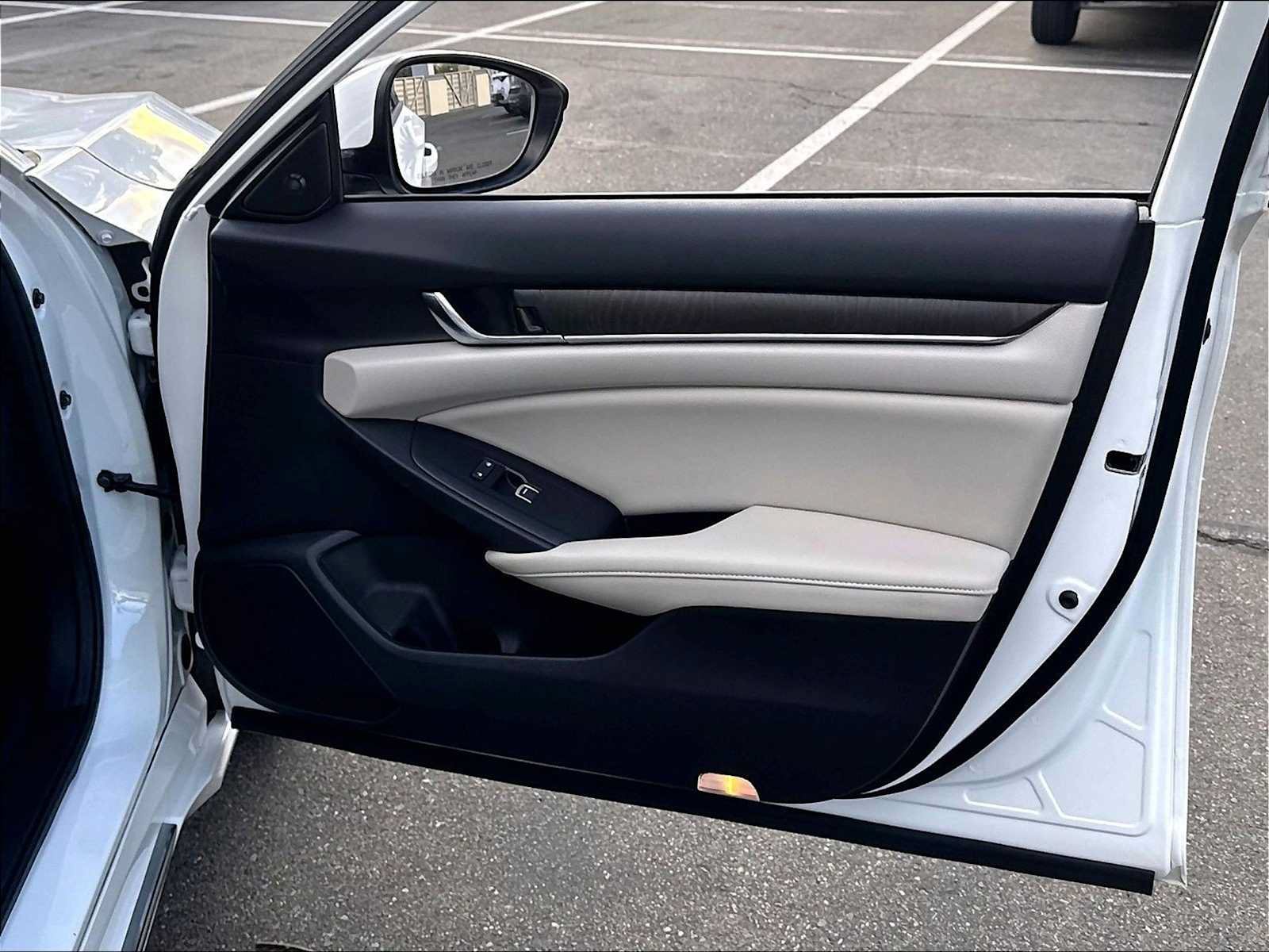 Used 2021 Honda Accord EX-L image 25