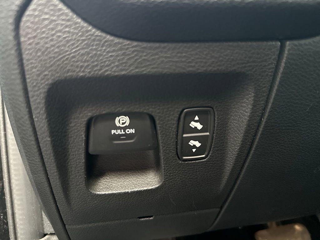 Used 2025 RAM 1500 Laramie image 27