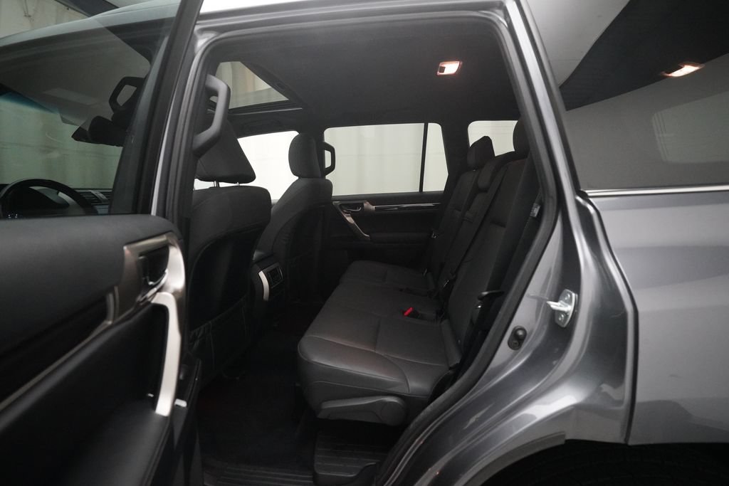 Used 2020 Lexus GX 460 Premium w/ Premium Package AWD/4WD image 15