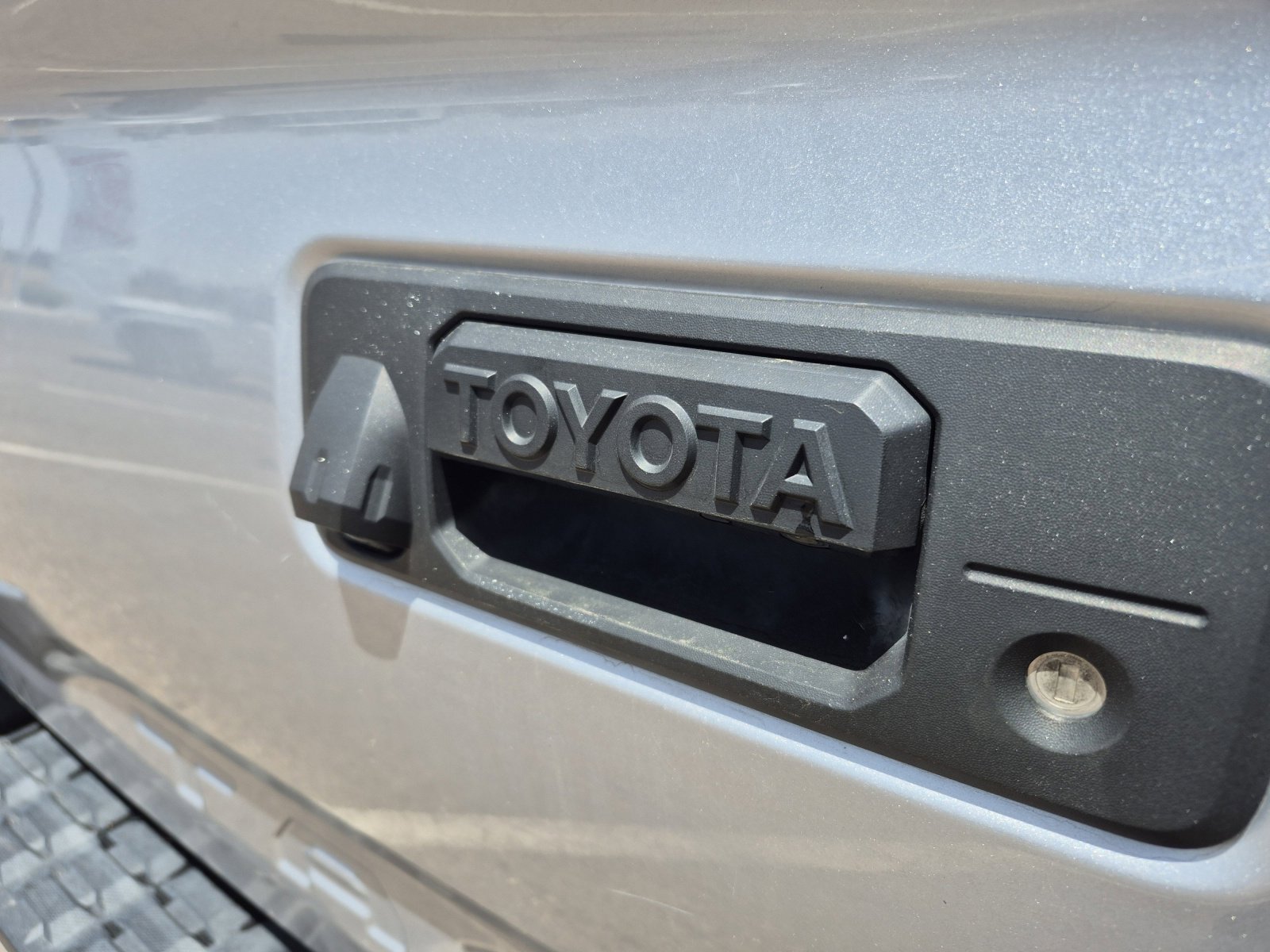 Used 2018 Toyota Tacoma TRD Off-Road AWD/4WD image 21