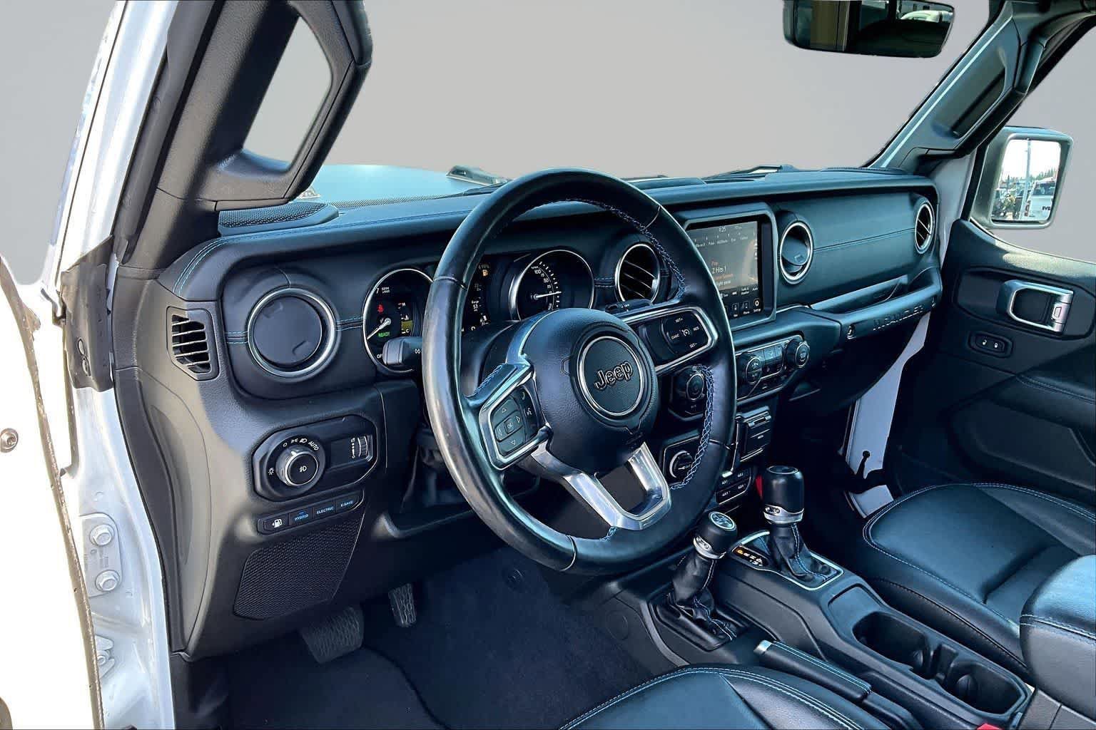 Used 2023 Jeep Wrangler Unlimited Rubicon 4xe w/ Cold Weather Group AWD/4WD image 2
