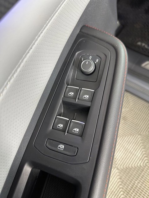 Used 2025 Volkswagen Atlas Peak Edition SE image 23