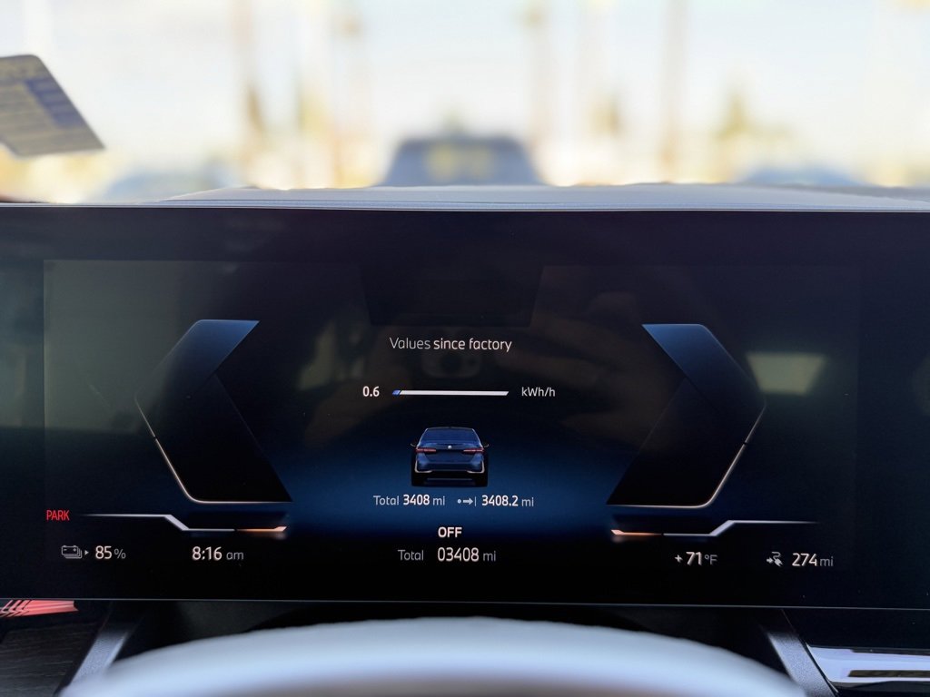 Used 2025 BMW i5 eDrive40i w/ Premium Package image 21